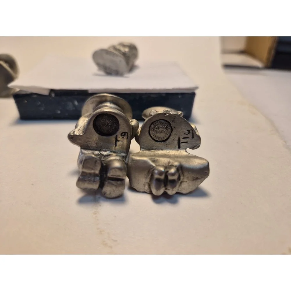 5 Pcs of Pewter Mini Figures 2 In. Tall 1 In Wd 1980's Vtg 2 Shelf Sitters